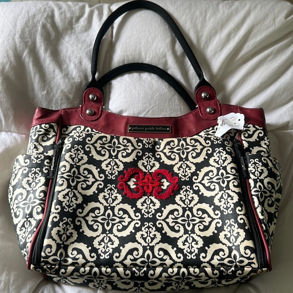 Petunia Pickle Bottom tote/diaper/mommy bag with front pockets, two back pockets